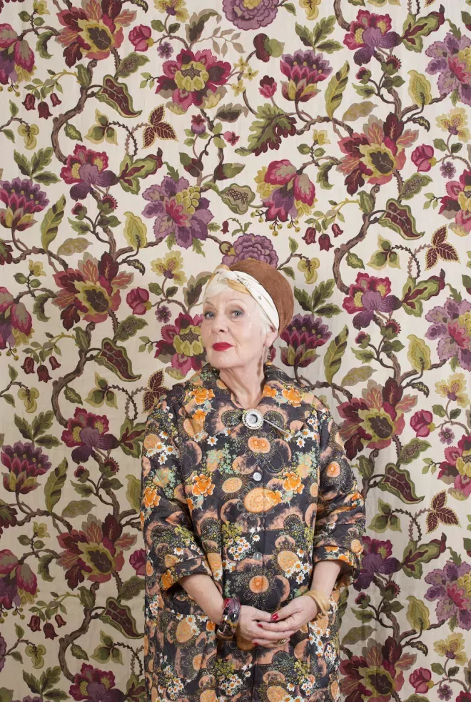 Woman blending in with the wallpaper Woman blending in with the wallpaper