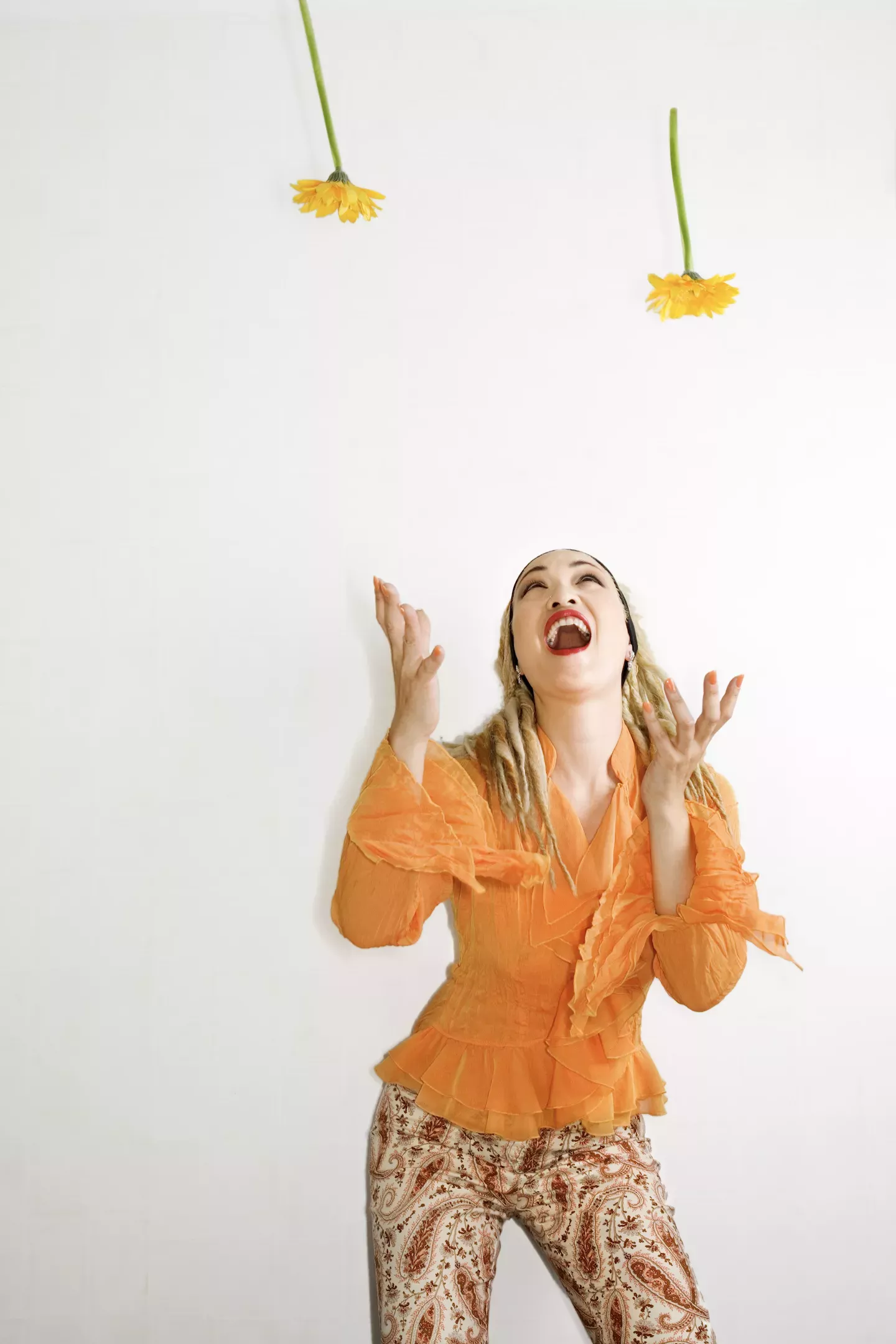 catching flowers catching flowers